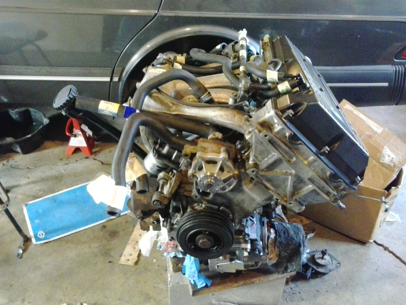 Illustration for article titled Saab Engine Reassembly Mini-Photodump